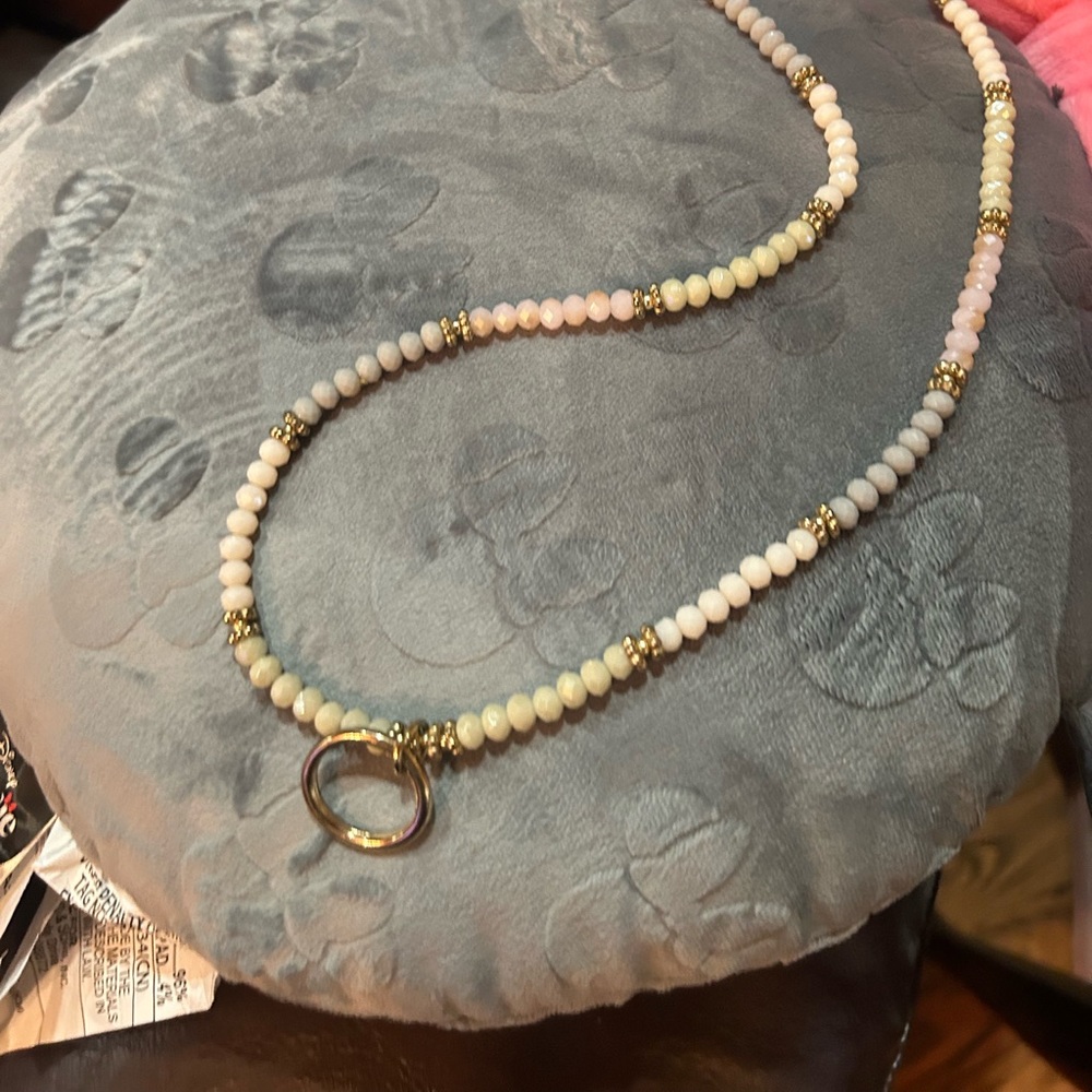 Gold and Cream Beaded Necklace with Elegant Design